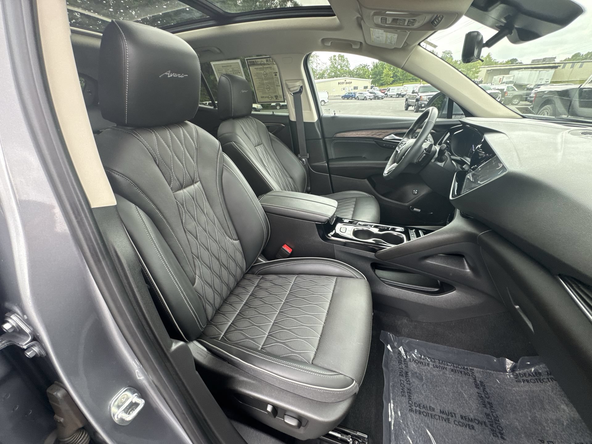 Certified 2022 Buick Envision Avenir w/ Technology Package II AWD/4WD image 26