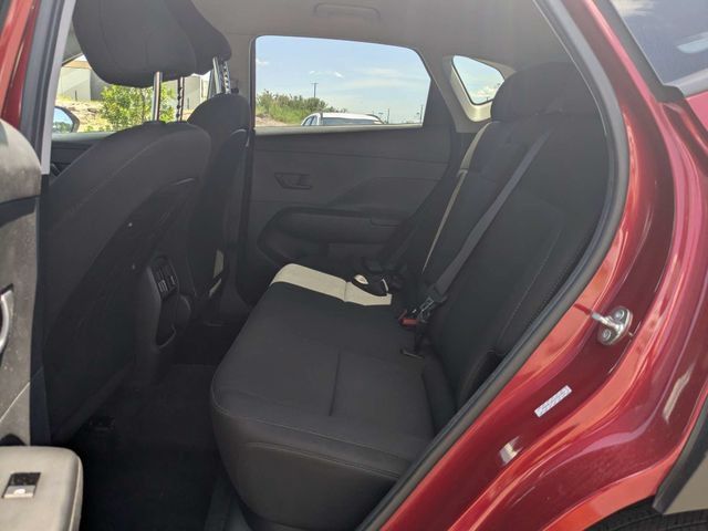 Used 2025 Hyundai Kona SEL AWD/4WD image 13