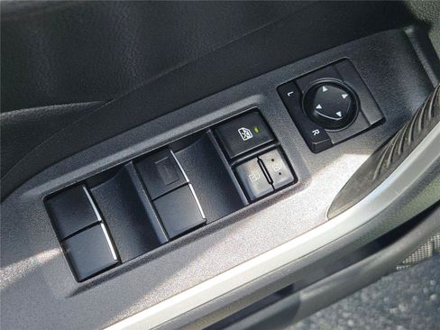 Used 2021 Toyota RAV4 XLE Premium AWD/4WD image 29