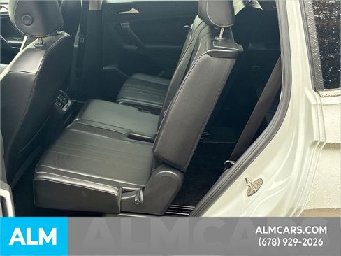 Used 2024 Volkswagen Tiguan SE image 17