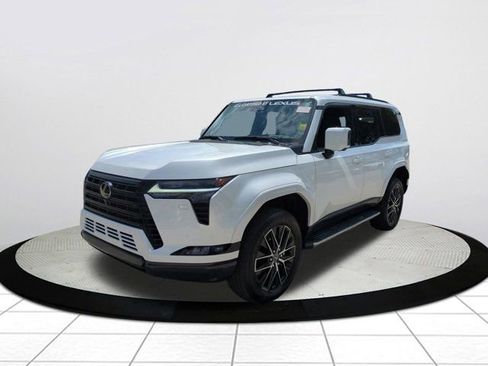 Certified 2024 Lexus GX 550 w/ Accessory Package (2T) image 8