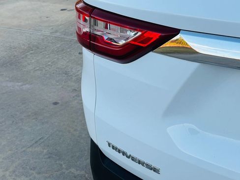 Used 2019 Chevrolet Traverse LT image 9