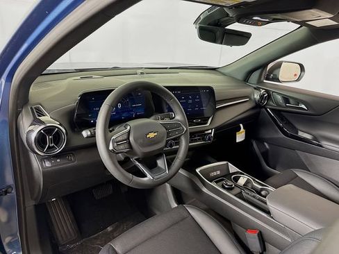New 2026 Chevrolet Equinox LT w/ Convenience Package II FWD image 11