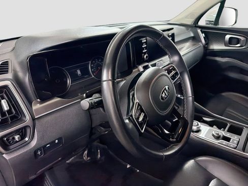 Used 2021 Kia Sorento S FWD image 11