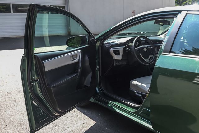 Used 2015 Toyota Corolla LE FWD image 24