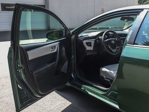 Used 2015 Toyota Corolla LE FWD image 24