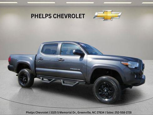 Used 2022 Toyota Tacoma SR5 w/ Technology Package image 4