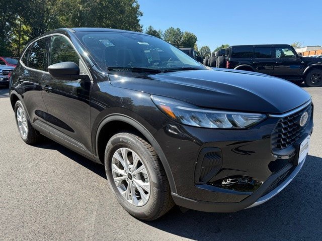 Used 2025 Ford Escape Active w/ Tech Pack #1 AWD/4WD image 7