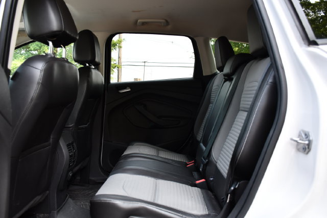 Used 2017 Ford Escape SE w/ SE Sport Appearance Package FWD image 15