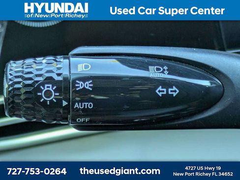 Used 2023 Hyundai Elantra Limited w/ Preferred Accessory Package FWD image 33