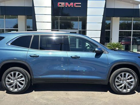 Used 2025 Buick Enclave Preferred FWD image 8