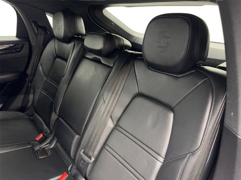 Used 2021 Porsche Cayenne Coupe image 33