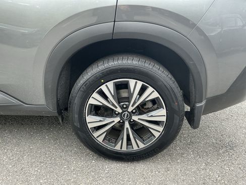 Used 2023 Nissan Rogue SV AWD/4WD image 9