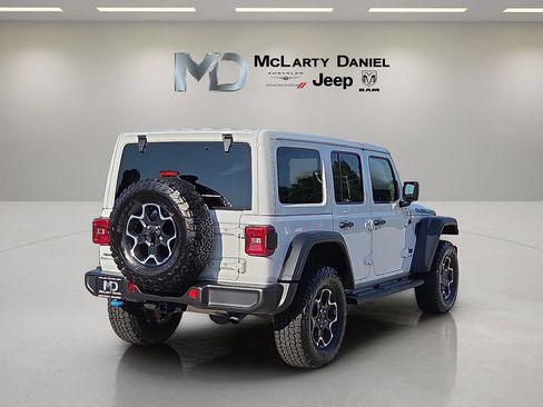 Used 2023 Jeep Wrangler Unlimited Rubicon 4xe w/ Cold Weather Group AWD/4WD image 5