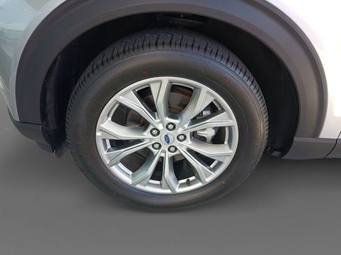 Used 2024 Ford Explorer Limited image 31