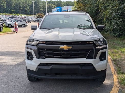 Used 2023 Chevrolet Colorado LT w/ LT Convenience Package II image 6