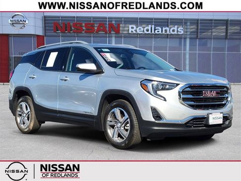 Used 2021 GMC Terrain SLT image 1