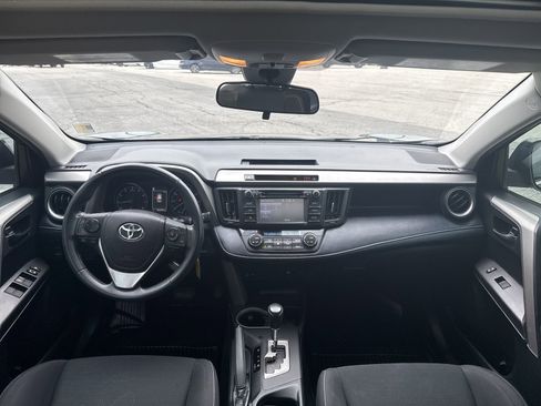 Used 2018 Toyota RAV4 XLE FWD image 21