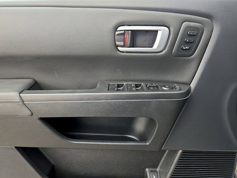 Used 2015 Honda Pilot Touring image 13