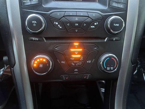 Used 2017 Ford Fusion SE image 33