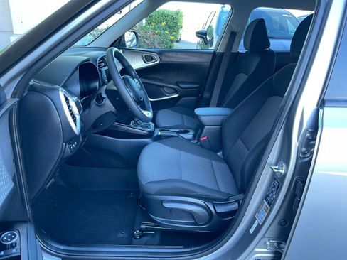 Used 2025 Kia Soul LX w/ LX Technology Package image 27