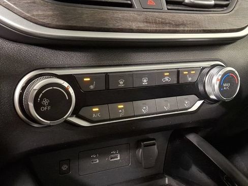 Used 2023 Nissan Altima 2.5 SV w/ SV Premium Package FWD image 18