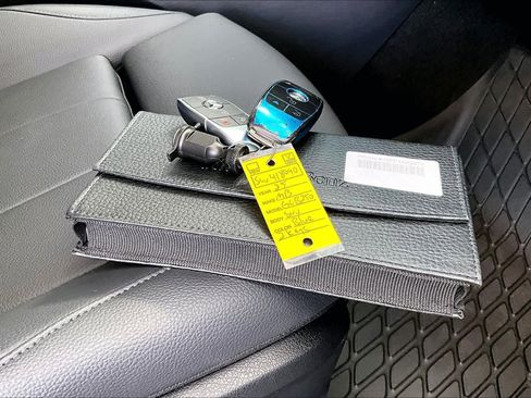 Used 2025 Mercedes-Benz GLB 250 image 15