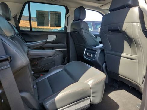 Certified 2025 Ford Expedition Active AWD/4WD image 25