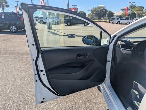 Certified 2025 Toyota Corolla LE image 11