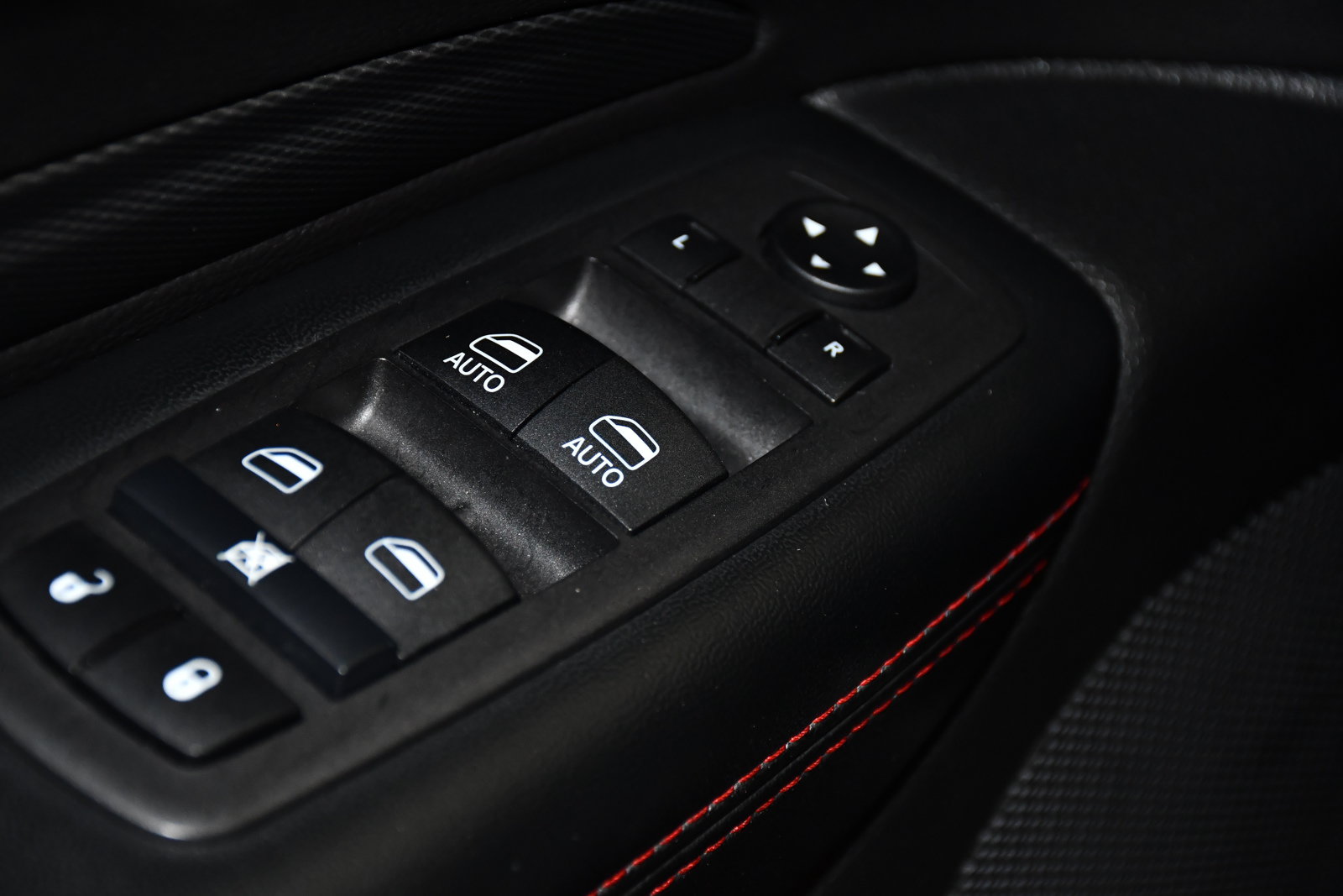Used 2025 Dodge Durango GT AWD/4WD image 32