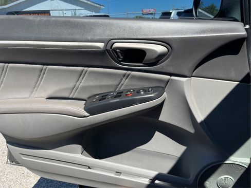 Used 2010 Honda Civic EX-L image 18