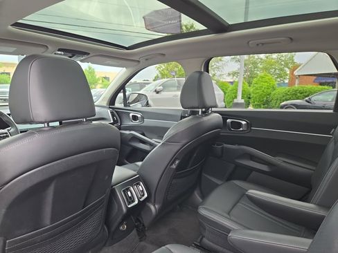 Used 2025 Kia Sorento EX w/ Panoramic Sunroof Package FWD image 14