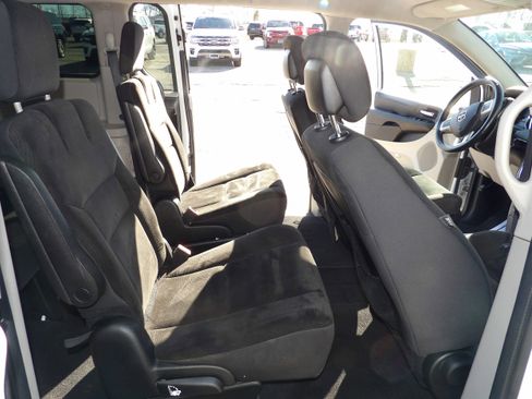 Used 2017 Dodge Grand Caravan SE w/ Power Window Group image 14