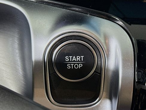 Used 2024 Mercedes-Benz EQB 300 4MATIC image 21