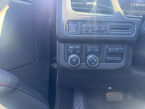 Used 2022 Chevrolet Suburban RST w/ Luxury Package image 20