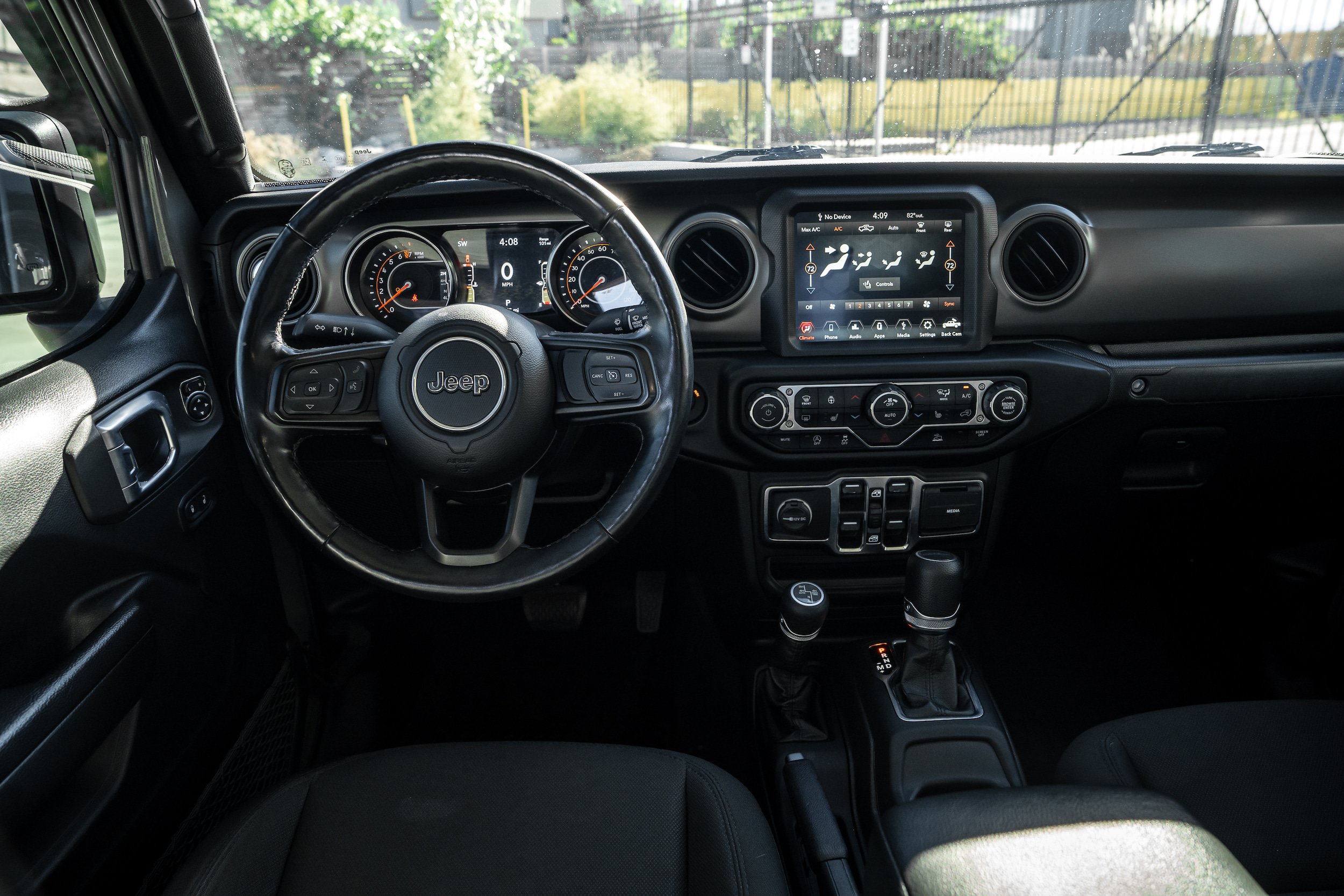 Used 2021 Jeep Gladiator Sport AWD/4WD image 18