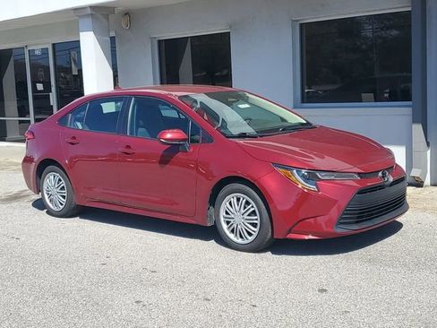 Used 2024 Toyota Corolla LE image 32
