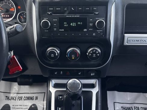Used 2016 Jeep Compass Latitude FWD image 12
