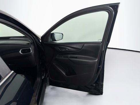Used 2024 Chevrolet Equinox LT FWD image 34