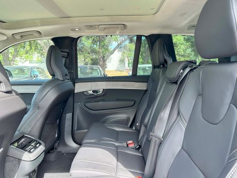 Used 2026 Volvo XC90 B6 Ultra w/ Lounge Package image 15