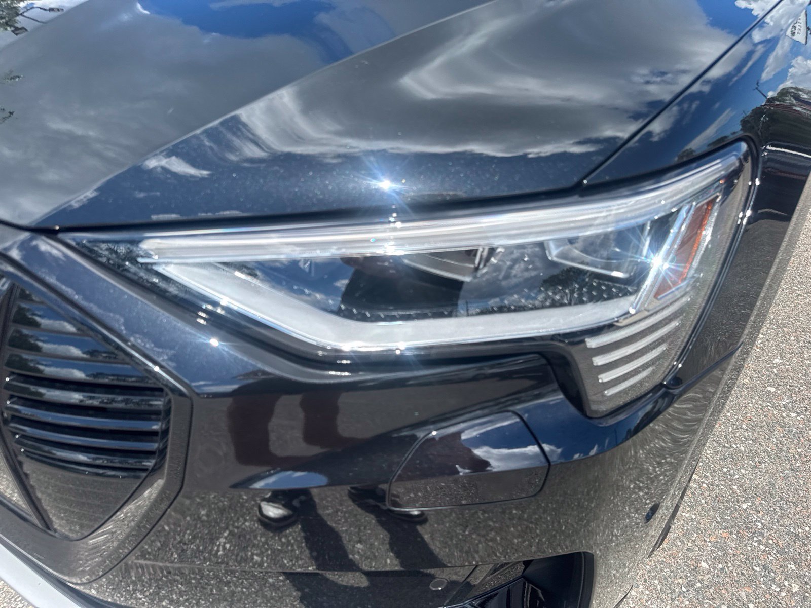 Used 2022 Audi e-tron Premium Plus AWD/4WD image 13