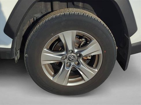 Certified 2024 Toyota RAV4 XLE w/ Convenience Package FWD image 7