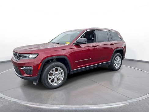 Used 2023 Jeep Grand Cherokee Limited w/ Luxury Tech Group II AWD/4WD image 4