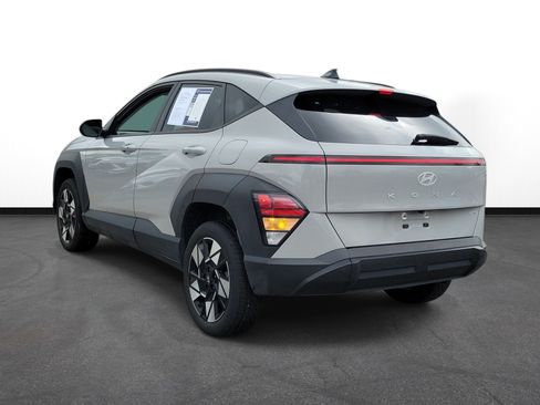 Used 2024 Hyundai Kona SEL AWD/4WD image 3