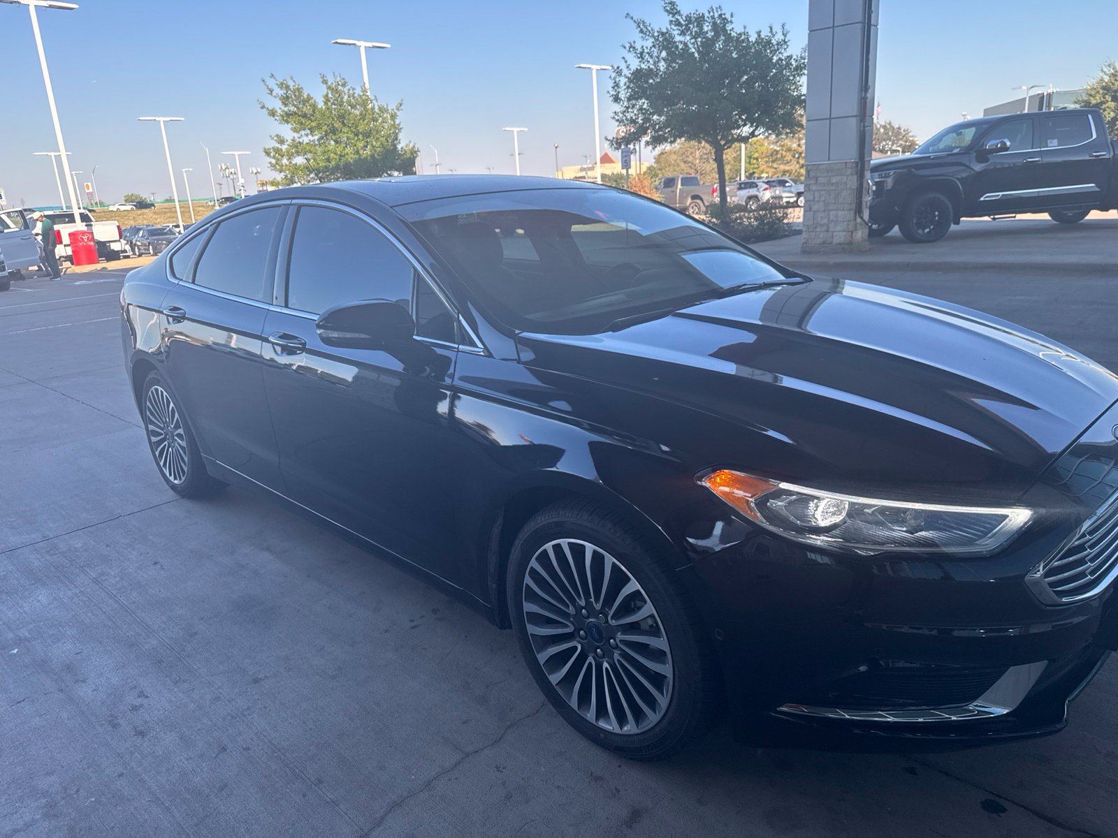 Used 2018 Ford Fusion SE w/ Fusion SE Technology Package FWD image 28