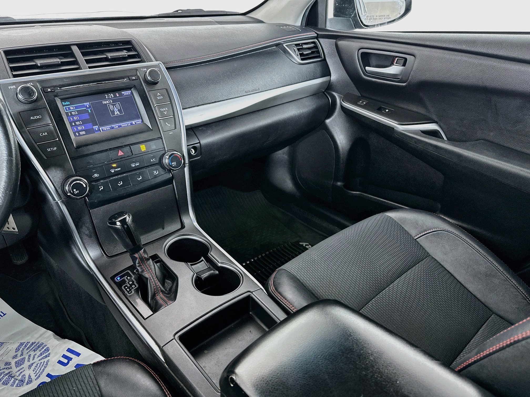 Used 2017 Toyota Camry SE FWD image 21