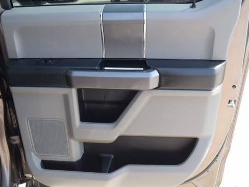 Used 2019 Ford F150 XLT w/ Equipment Group 302A Luxury AWD/4WD image 14