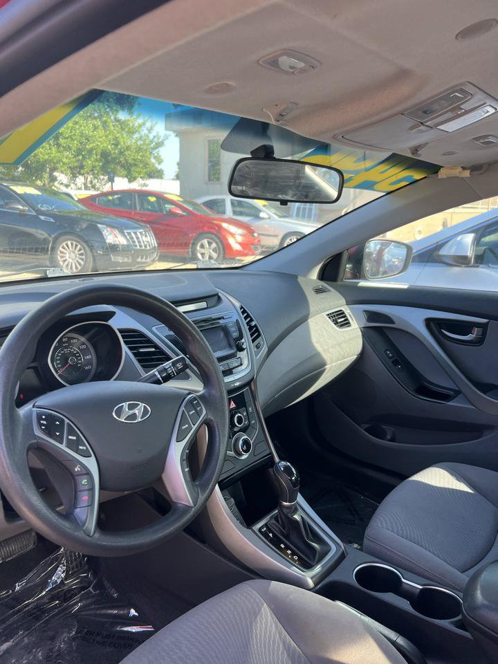 Used 2016 Hyundai Elantra SE w/ Option Group 02 FWD image 9
