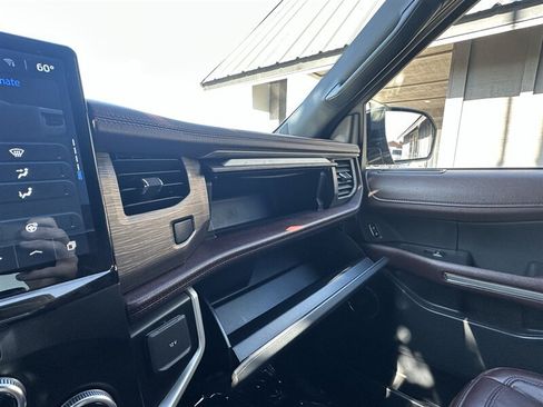 Used 2024 Ford Expedition Max Limited AWD/4WD image 23