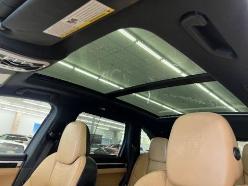 Used 2017 Porsche Cayenne S Platinum w/ Premium Package Plus (Pjy) AWD/4WD image 38